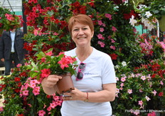 Christine Besson met haar persoonlijke favoriet de Rio Pink Ellegant.